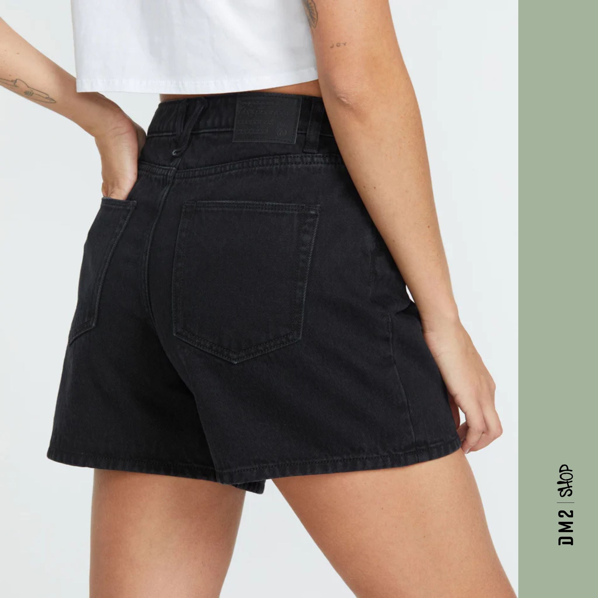 SHORT FEMME STONED BOYFRIEND NOIR, VOLCOM