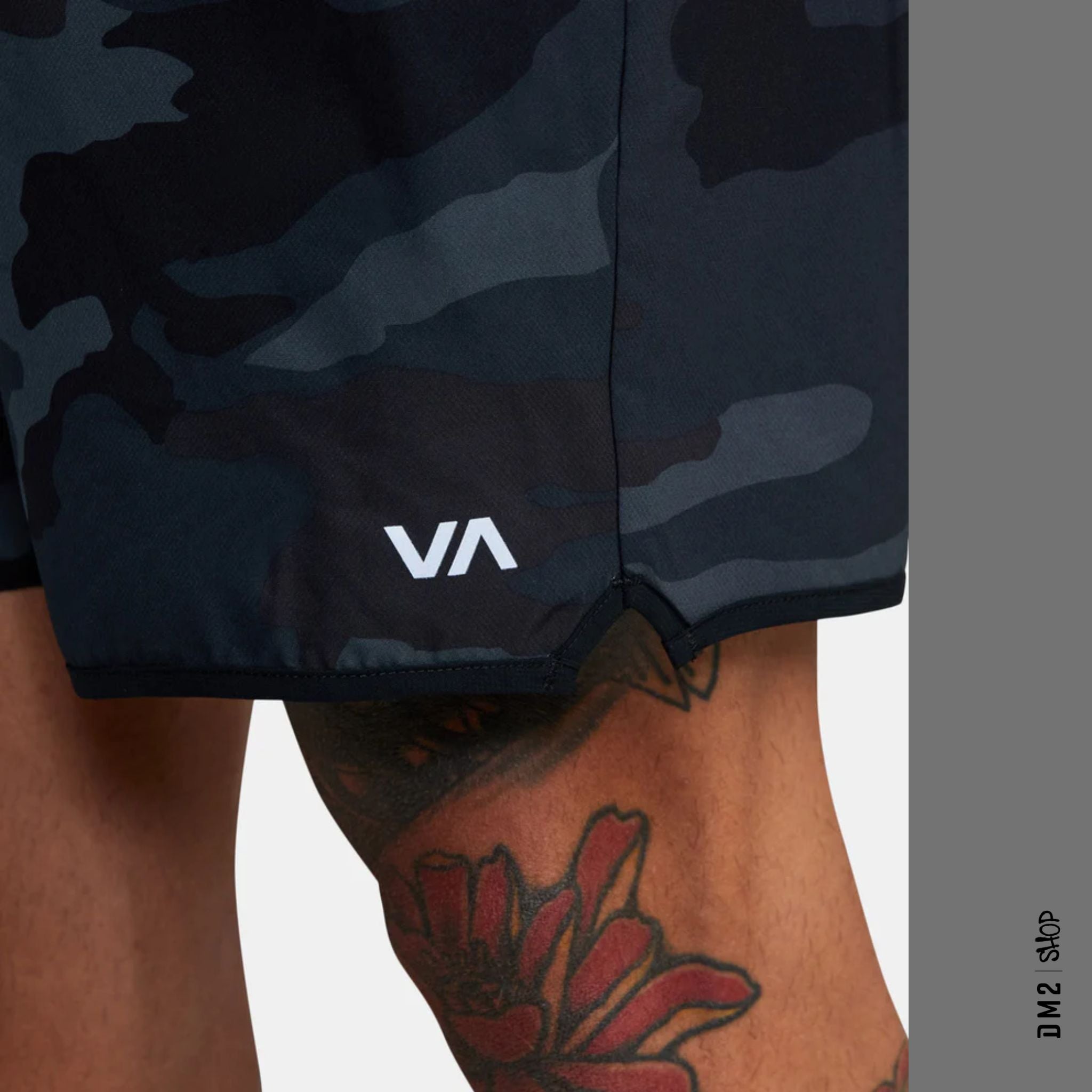 SHORT YOGGER 17'' CAMO RVCA